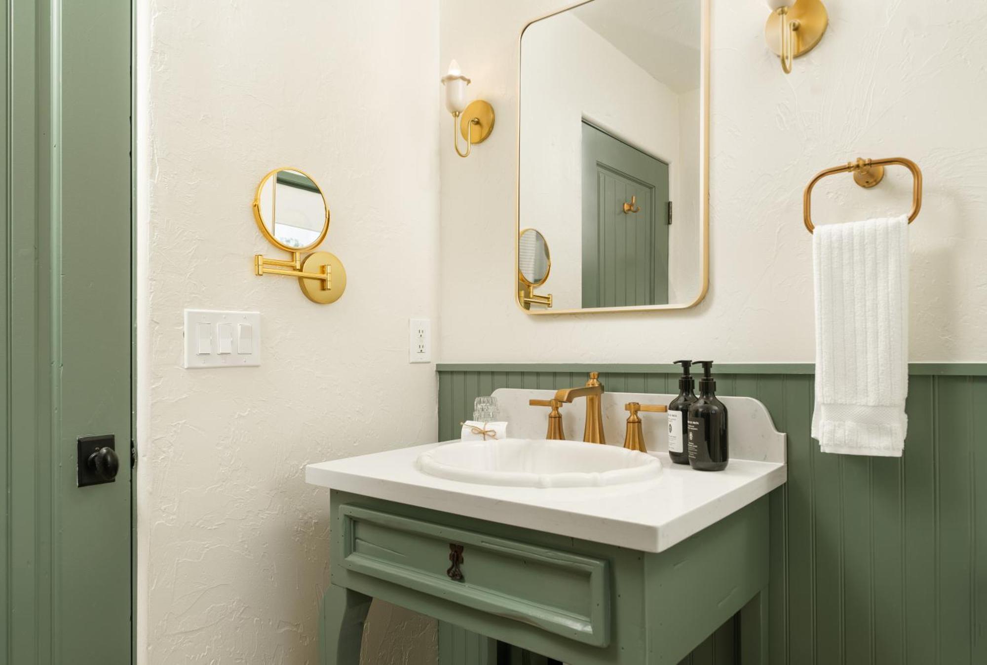 Bed and Breakfast Petit Soleil - Bed, Breakfast And Bar San Luis Obispo Exteriér fotografie
